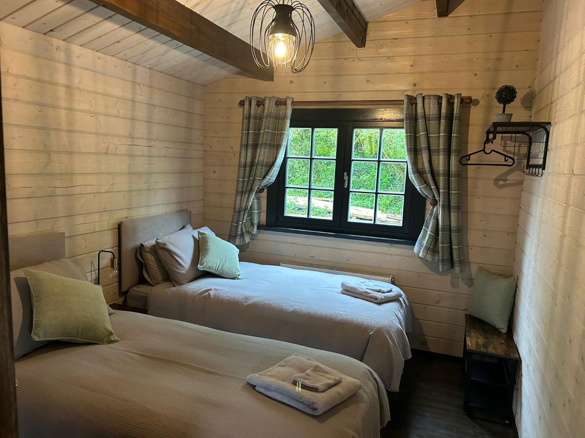 Little Rock Retreat Log Cabin With Hot Tub Castletown Gheoghegan Luaran gambar