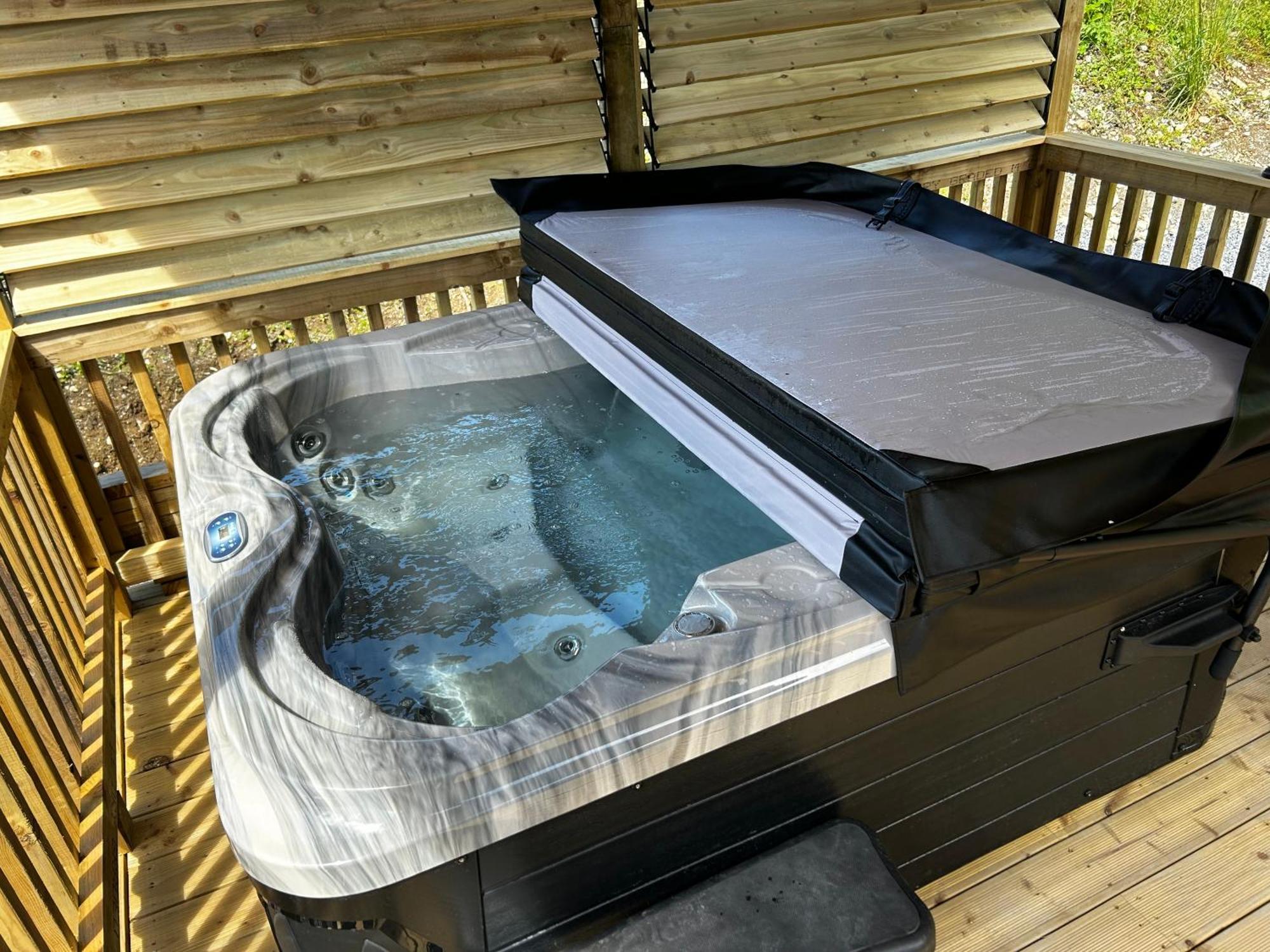 Little Rock Retreat Log Cabin With Hot Tub Castletown Gheoghegan Luaran gambar