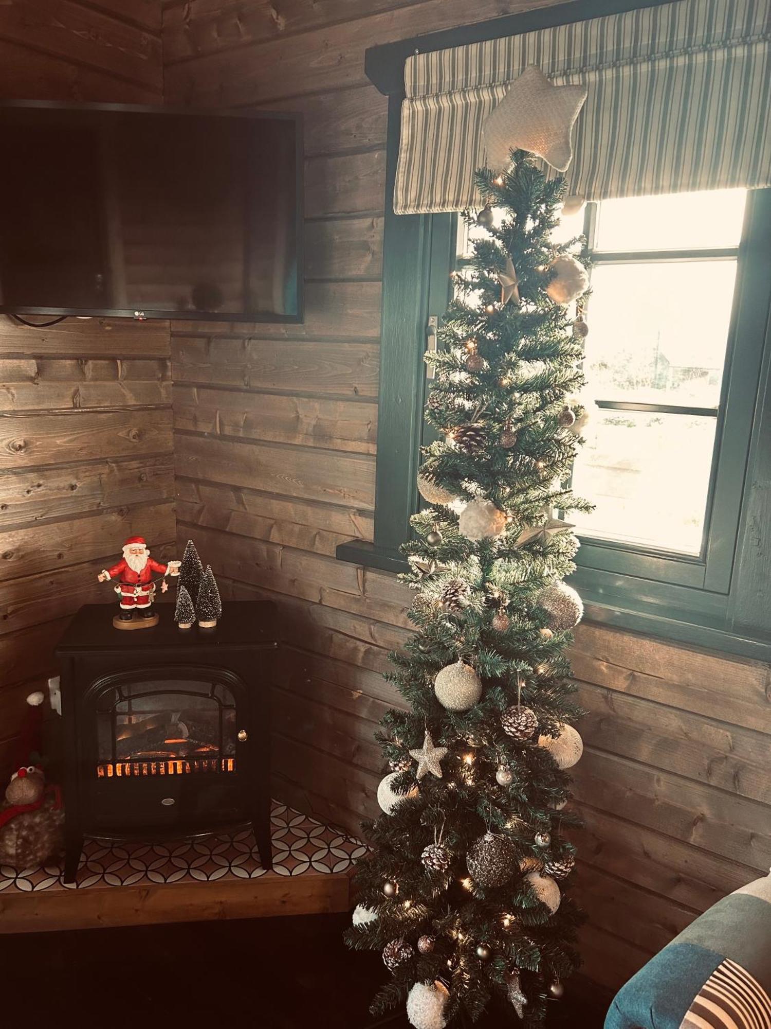 Little Rock Retreat Log Cabin With Hot Tub Castletown Gheoghegan Luaran gambar